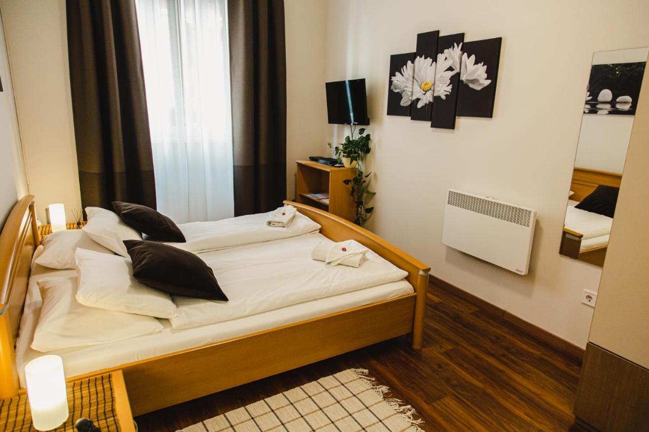 Old Town Apartman Budapeste Exterior foto